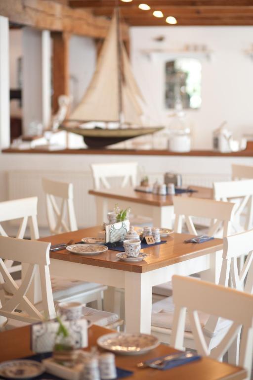 Hotel, Restaurant, Cafe Pharisaeerhof - Nordseeurlaub Mit Hund นอร์ดชตรันด์ ภายนอก รูปภาพ