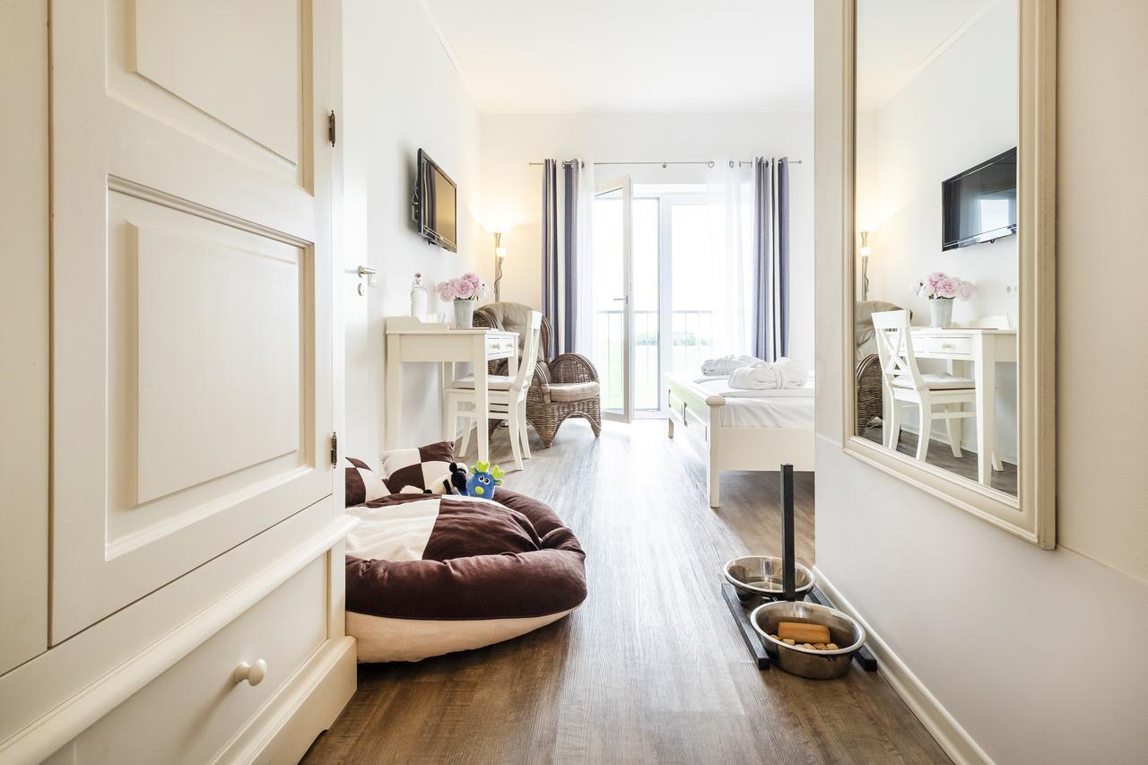 Hotel, Restaurant, Cafe Pharisaeerhof - Nordseeurlaub Mit Hund นอร์ดชตรันด์ ภายนอก รูปภาพ